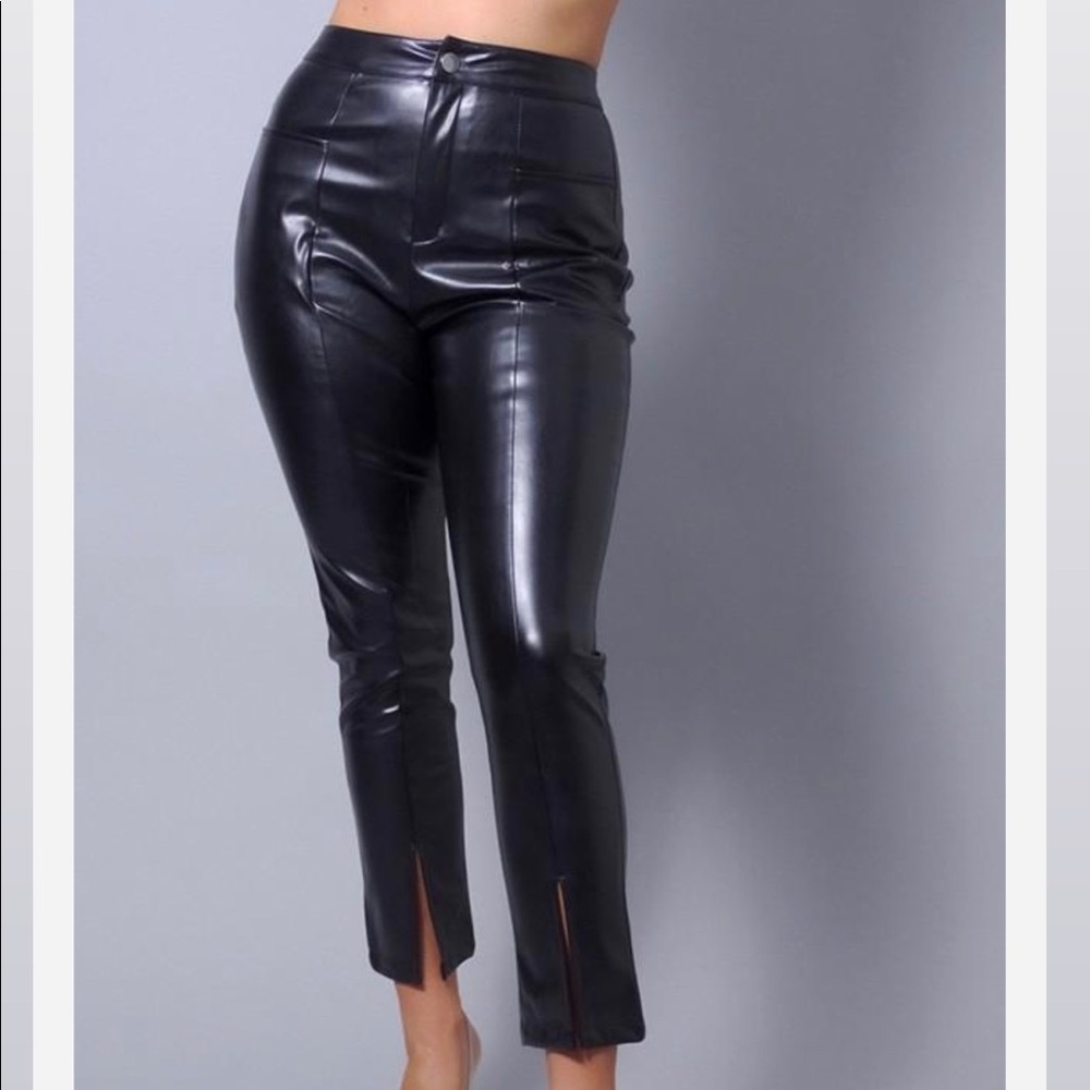High waisted black pants